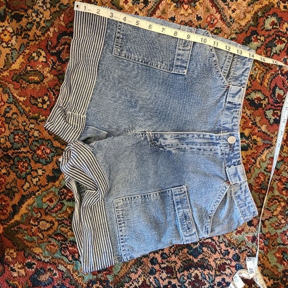 ☆Vintage GAP shorts w/ blue strips☆ - Picture 10 of 12